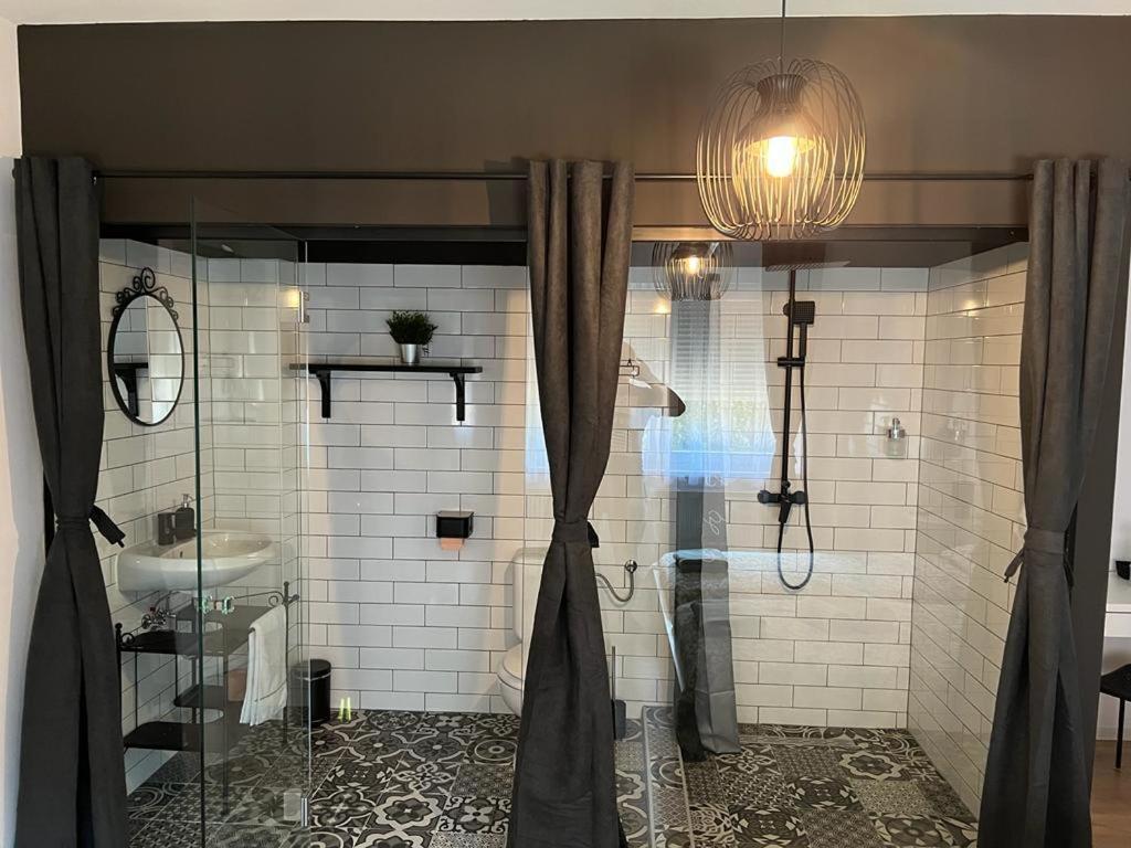 4 Stars Rooms Near Airport Scitarjevo Extérieur photo